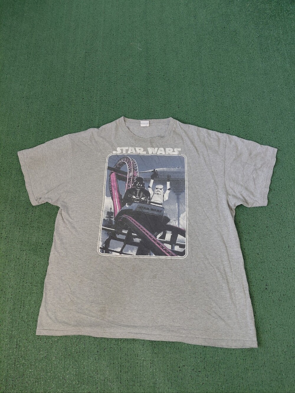 VINTAGE 2004 Star Wars Darth Vader Stormtrooper Rollercoaster Funny Movie Gray T